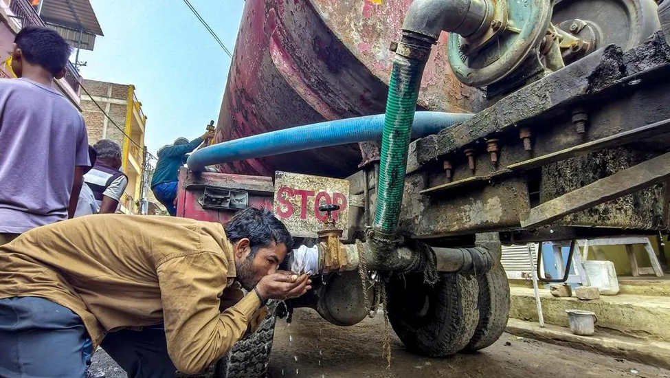Indore Water Crisis: 75 Wards Hit as Heatwave Worsens Shortage and Tanker Mafia Exploitation 3 Severe Water Crisis Grips Indore Amid Heatwave and Tanker Mafia Exploitation